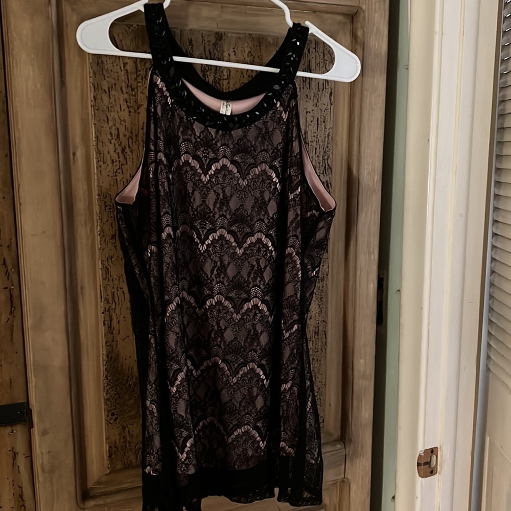 PerSeption Concept Sleeveless Pink And Black Lace Overlay Top Jewels NWOT